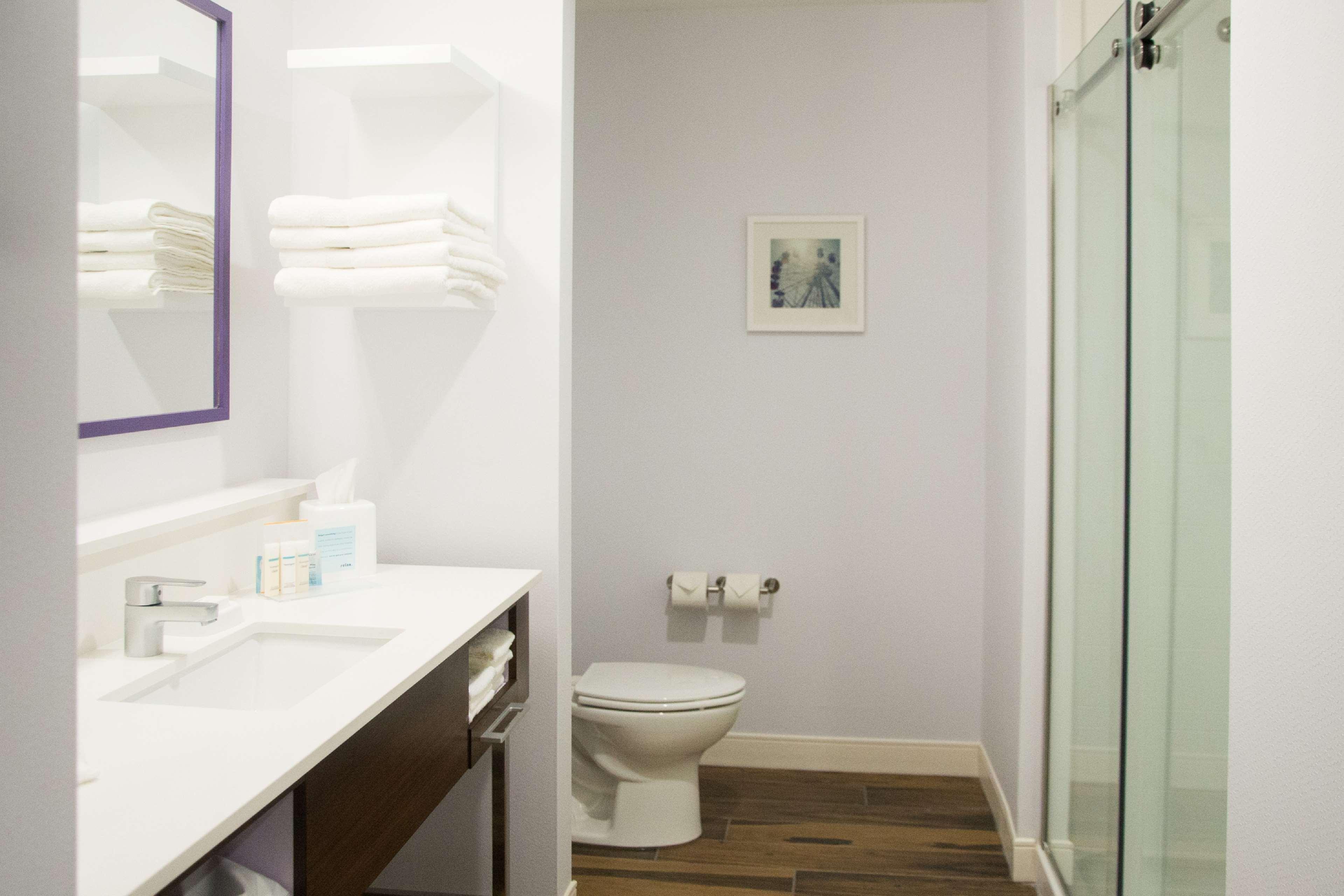 Hampton Inn & Suites Warrington Horsham Exteriör bild