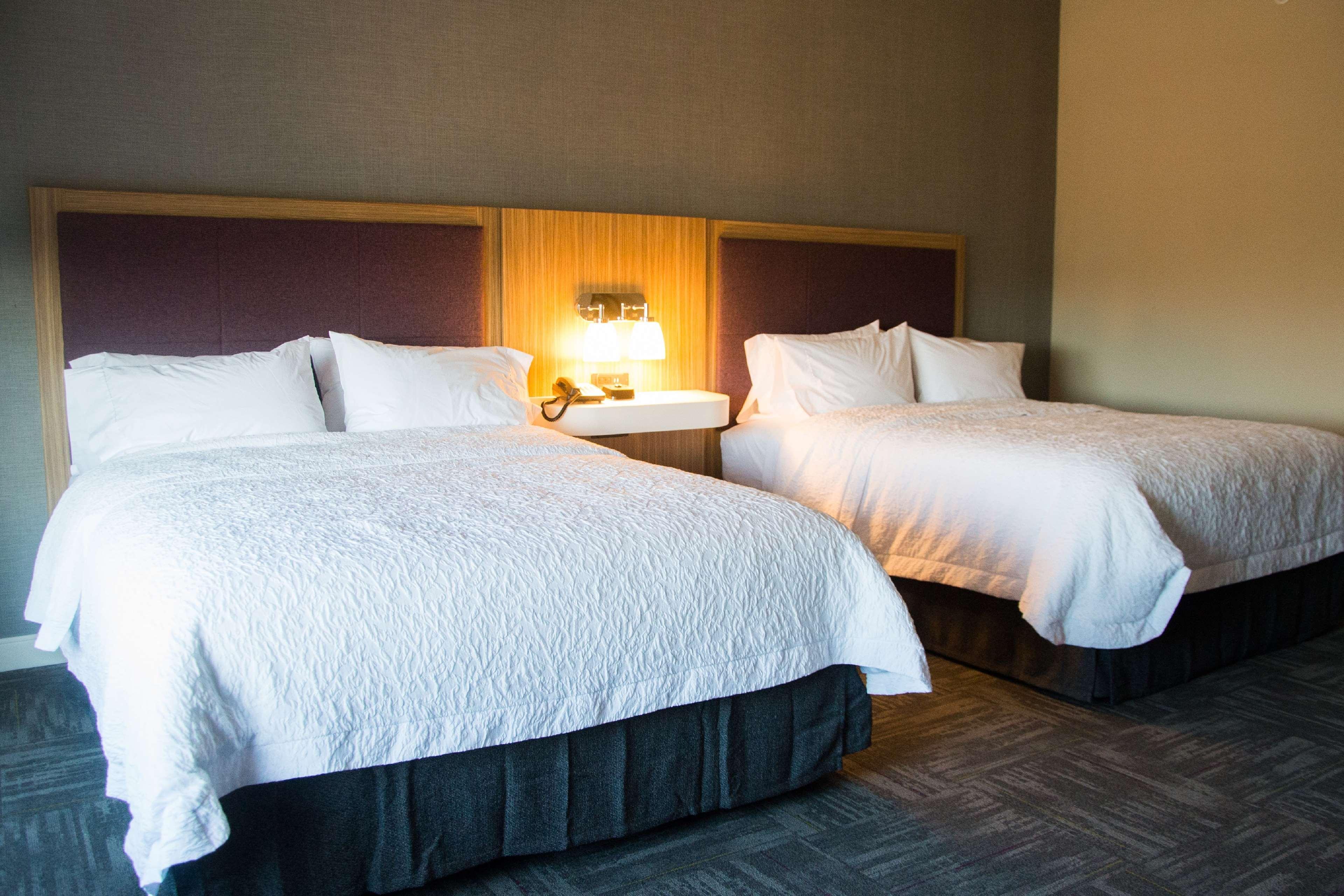 Hampton Inn & Suites Warrington Horsham Exteriör bild