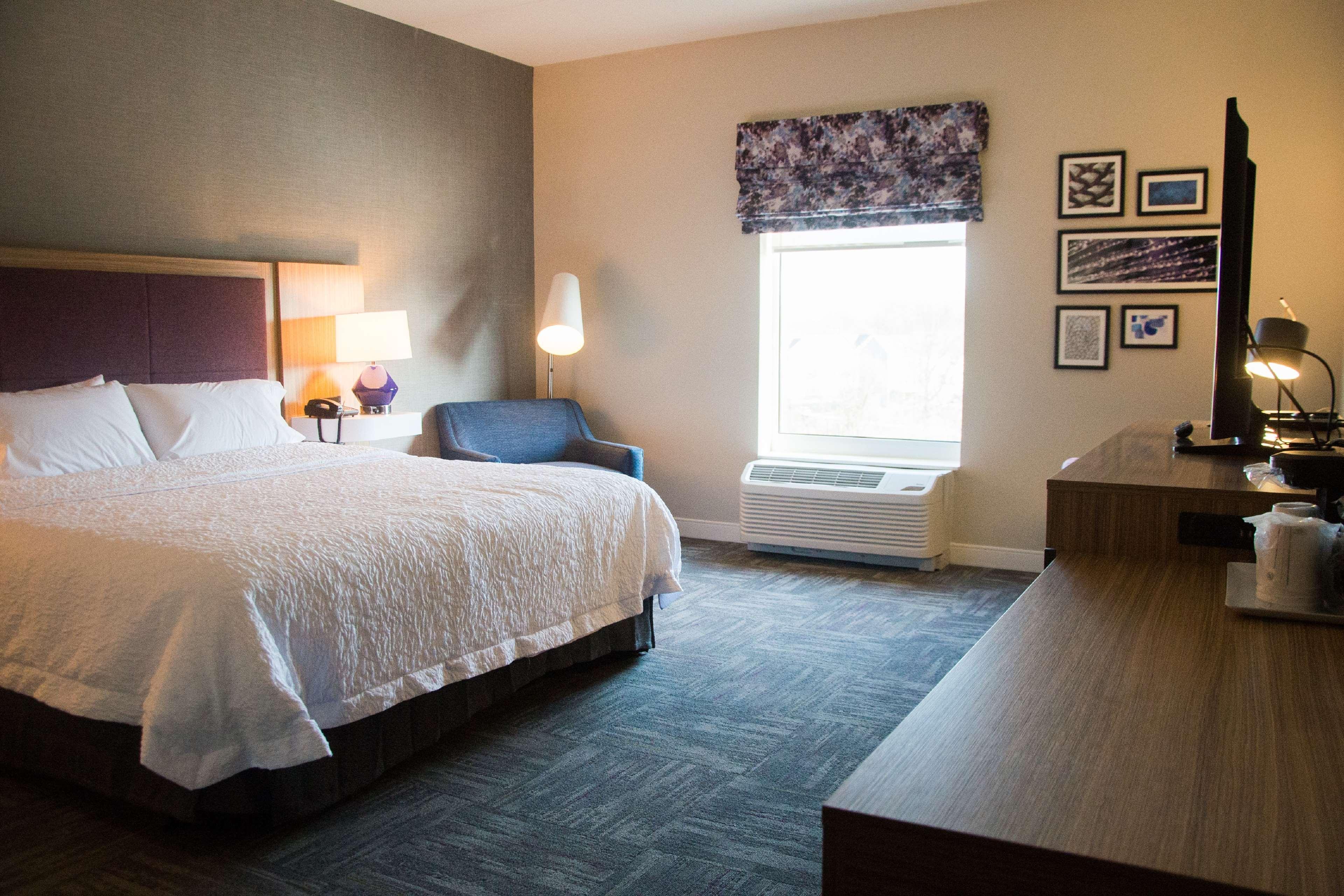 Hampton Inn & Suites Warrington Horsham Exteriör bild
