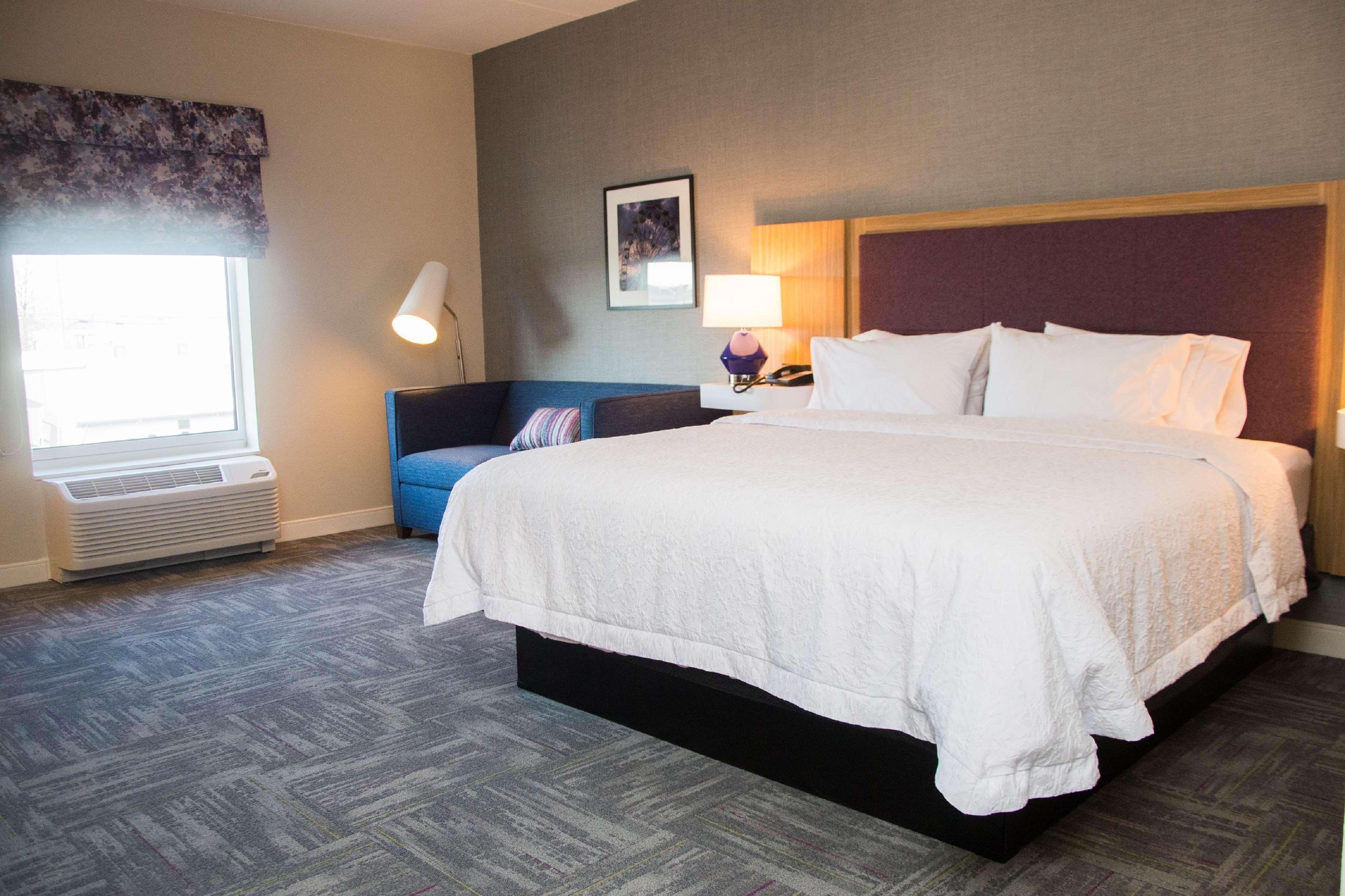 Hampton Inn & Suites Warrington Horsham Exteriör bild