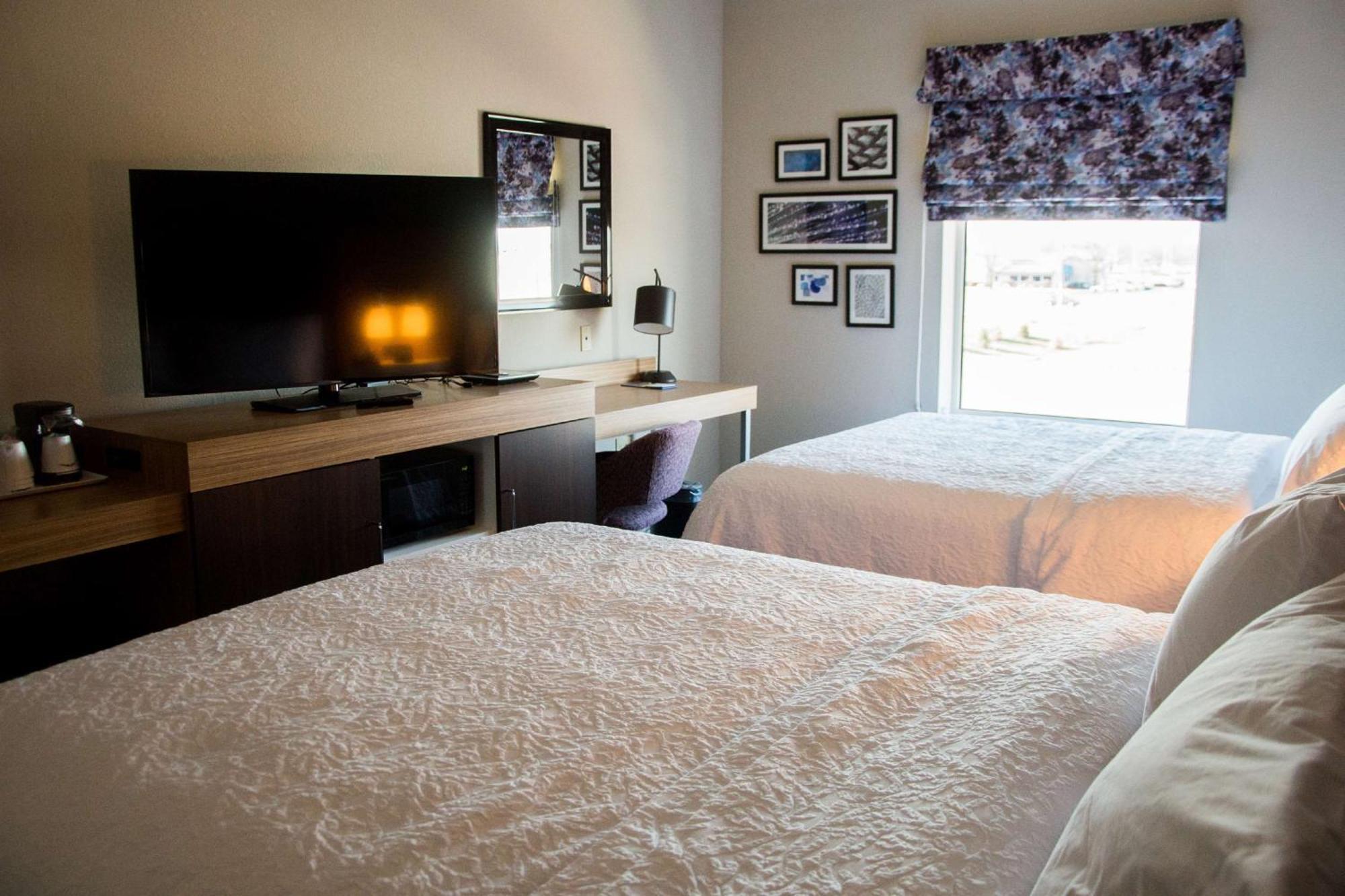 Hampton Inn & Suites Warrington Horsham Exteriör bild