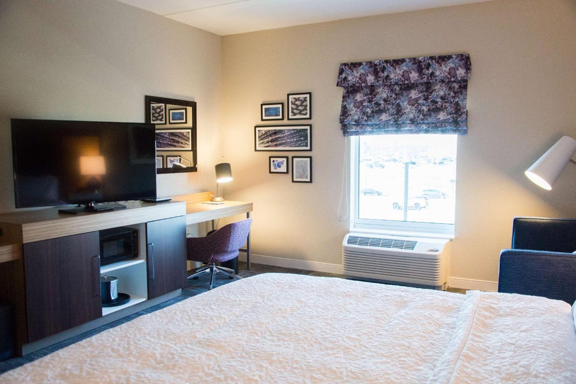 Hampton Inn & Suites Warrington Horsham Exteriör bild