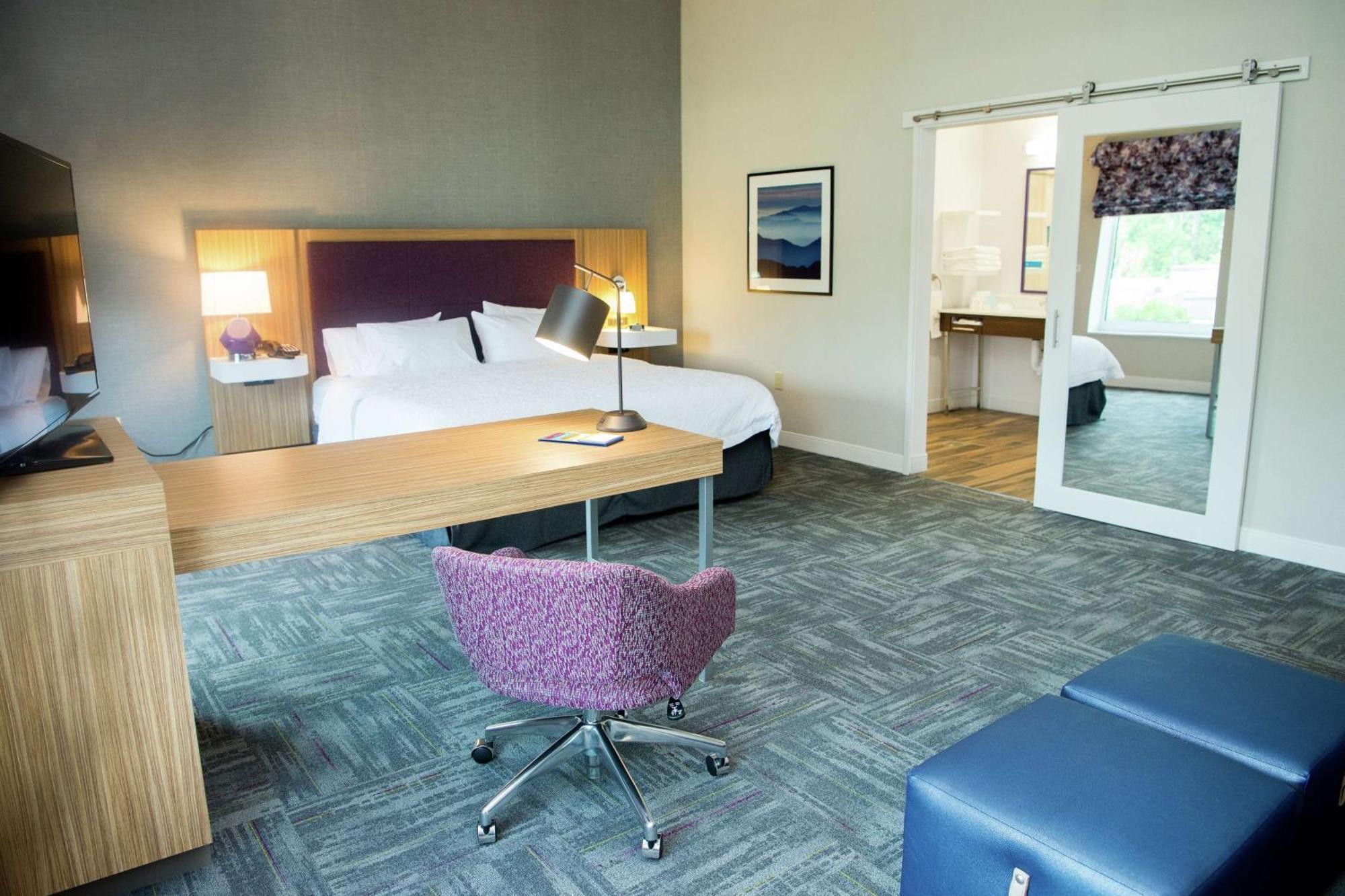 Hampton Inn & Suites Warrington Horsham Exteriör bild