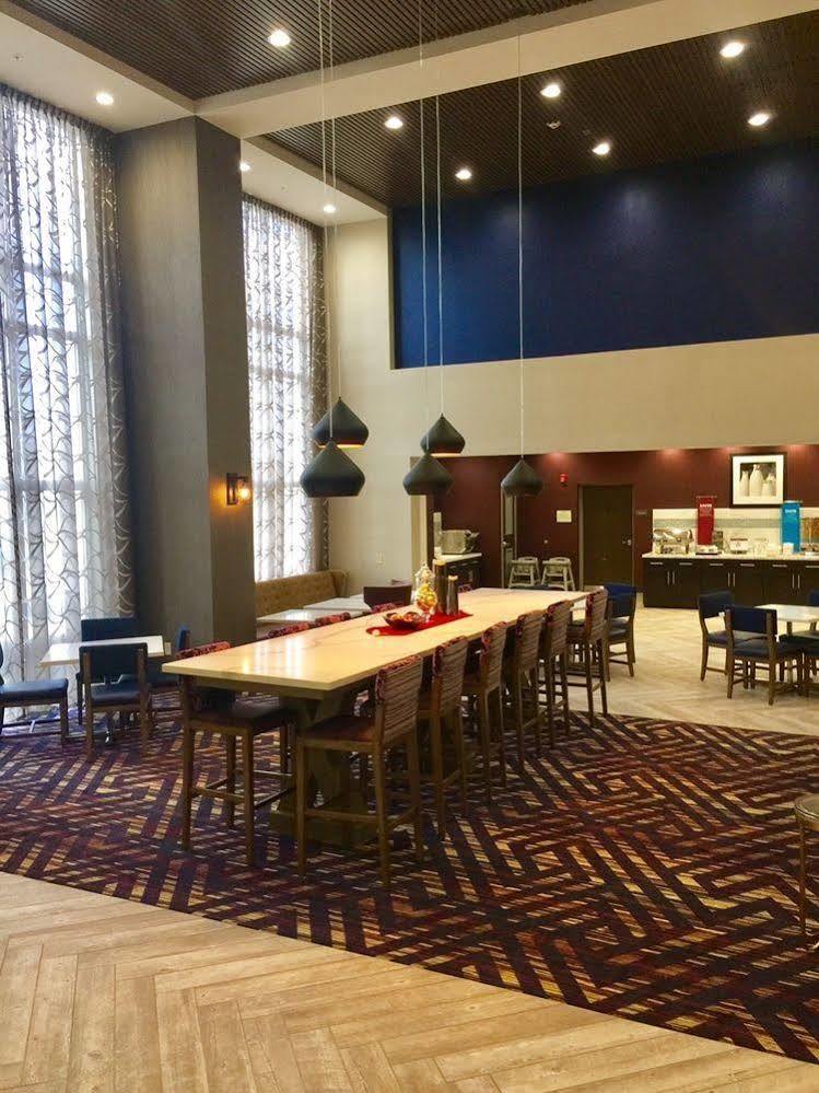 Hampton Inn & Suites Warrington Horsham Exteriör bild